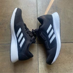 adidas Women’s Black Edge Lux 4 Size 6.5